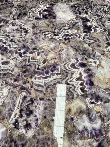 The application of amethyst slab in interior design